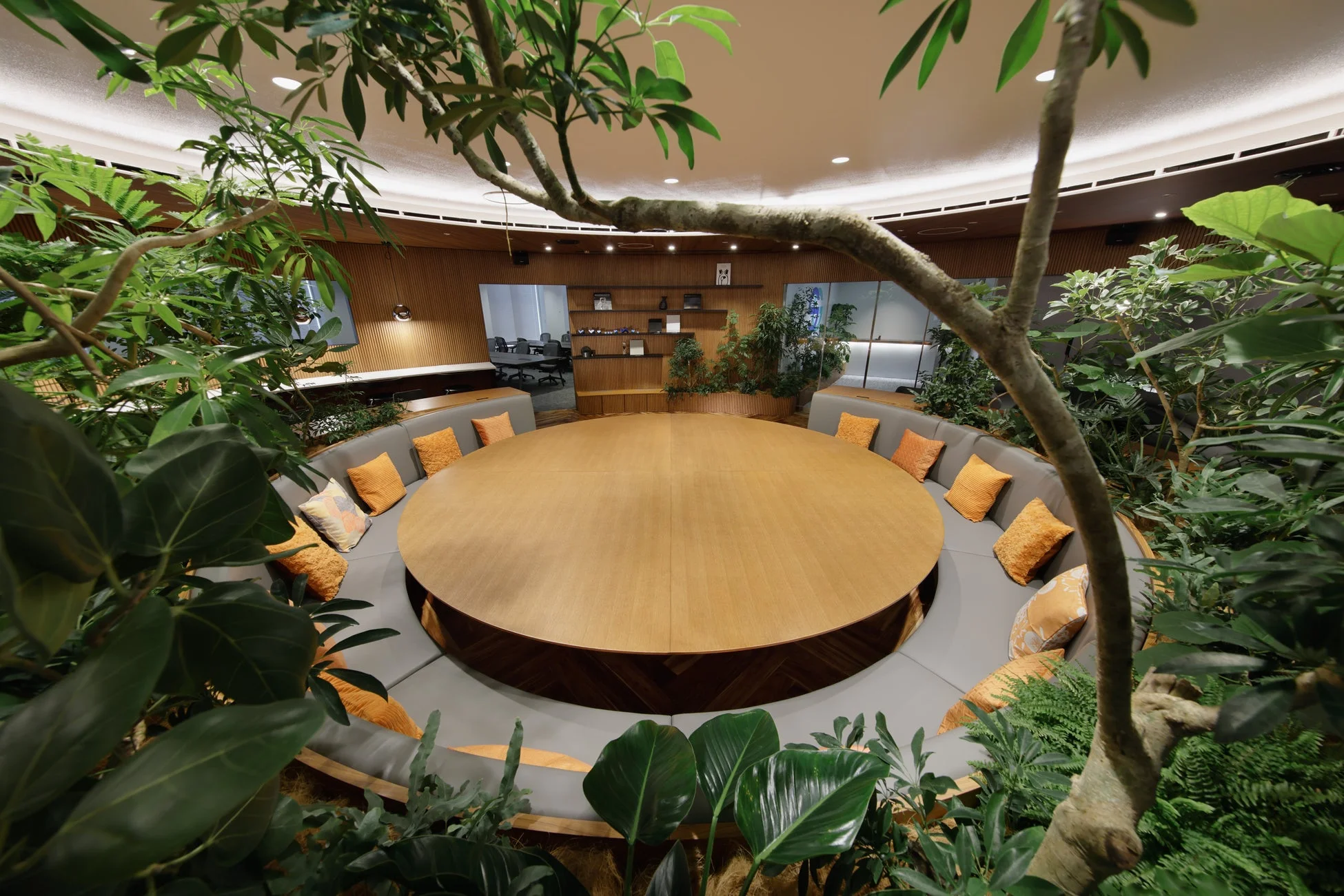 緑豊かな会議スペース