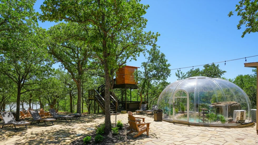 ツリーハウス、プール